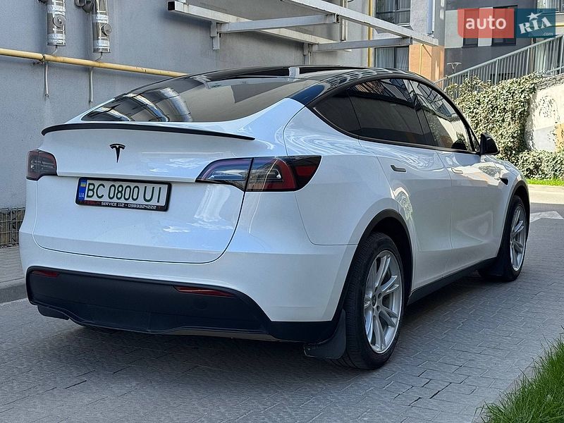 Внедорожник / Кроссовер Tesla Model Y 2023 в Львове