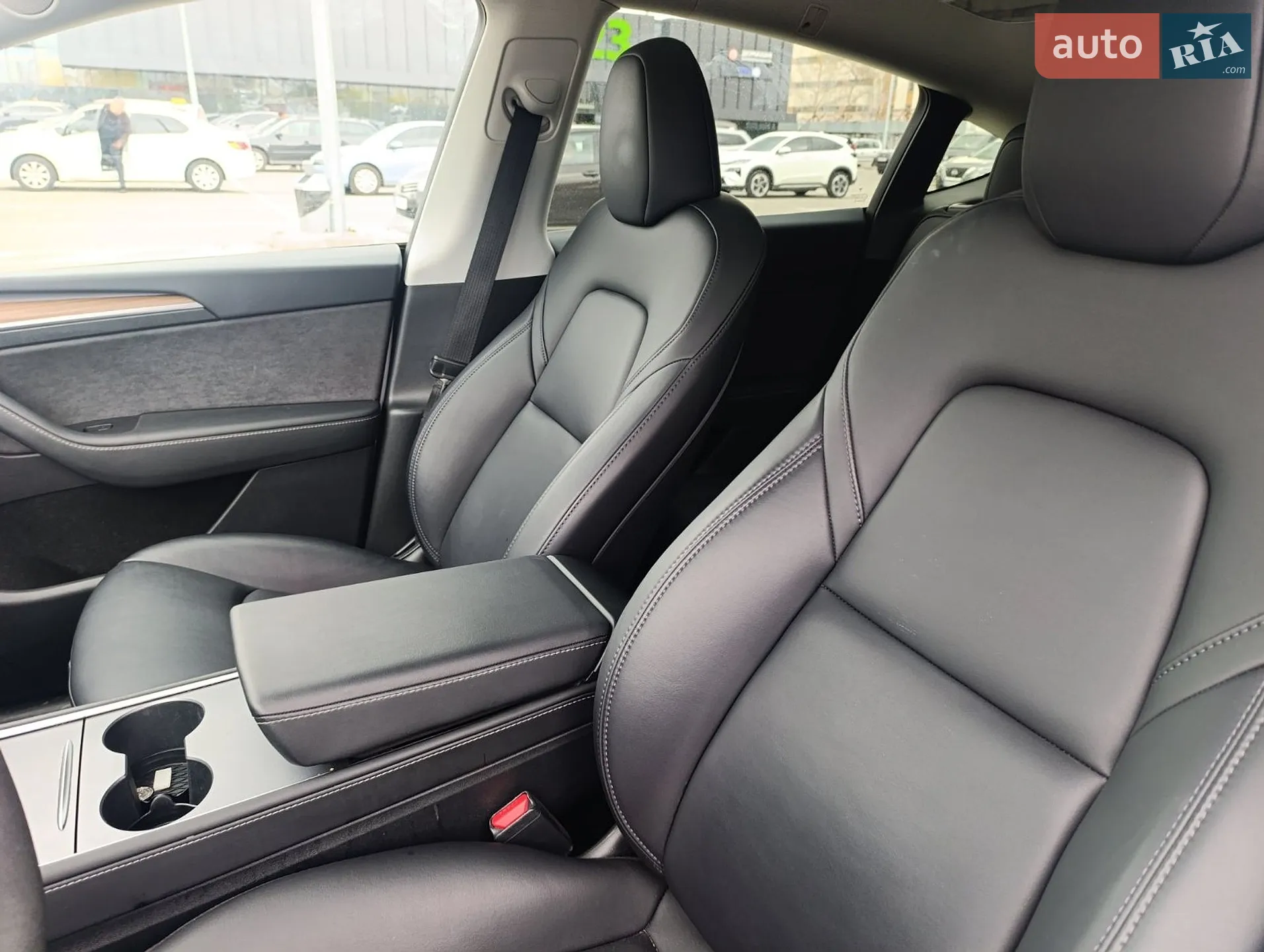 2024 Tesla Model Y - мініатюра 8