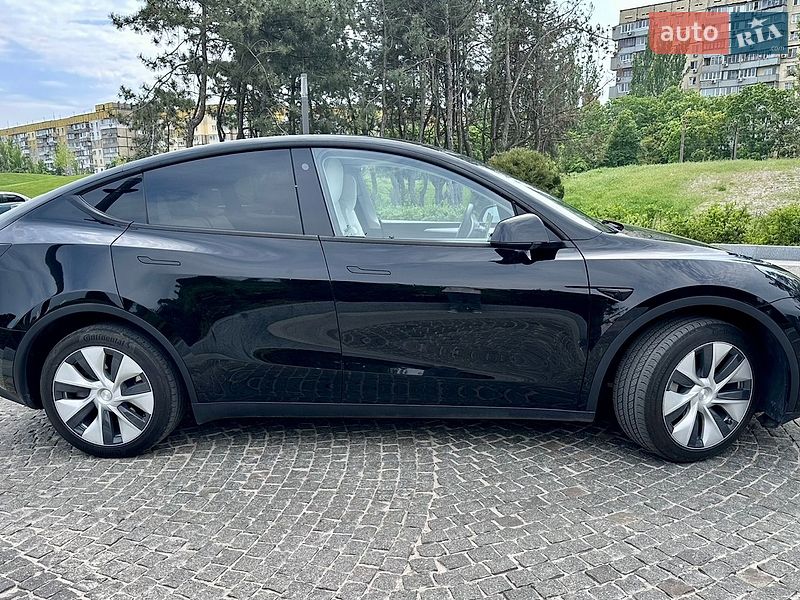 Внедорожник / Кроссовер Tesla Model Y 2022 в Днепре