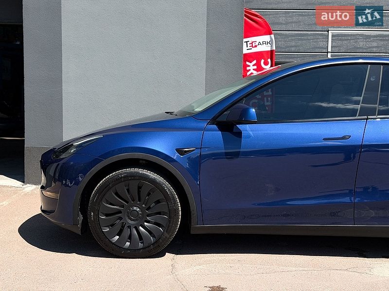 Позашляховик / Кросовер Tesla Model Y 2024 в Києві фото 5 Позашляховик / Кросовер Tesla Model Y 2024 в Києві