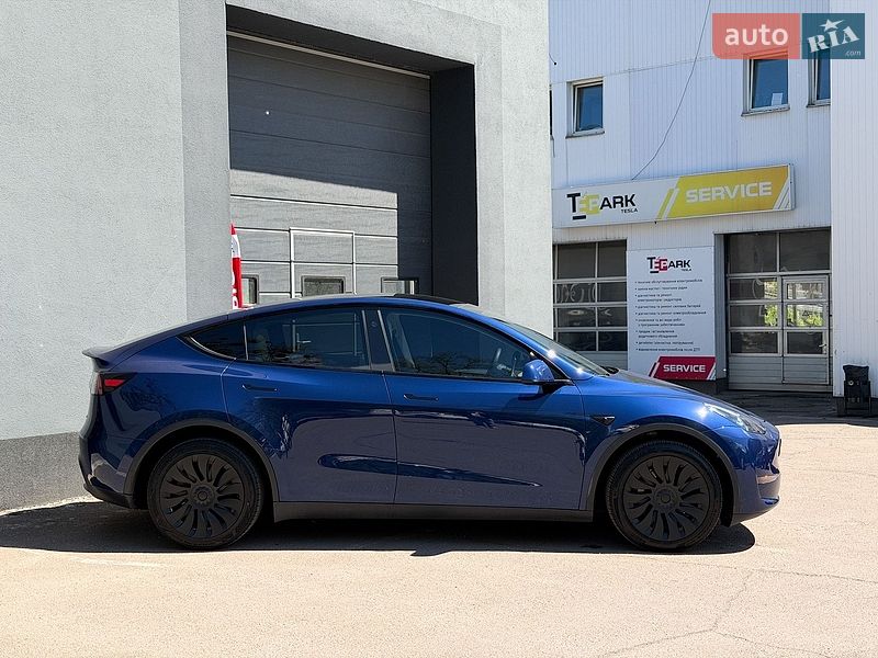 Позашляховик / Кросовер Tesla Model Y 2024 в Києві фото 11 Позашляховик / Кросовер Tesla Model Y 2024 в Києві