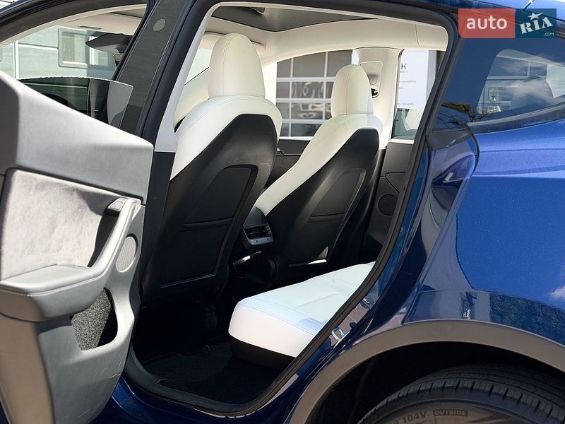Позашляховик / Кросовер Tesla Model Y 2024 в Києві фото 15 Позашляховик / Кросовер Tesla Model Y 2024 в Києві