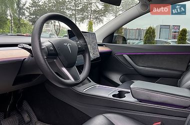 Внедорожник / Кроссовер Tesla Model Y 2021 в Львове