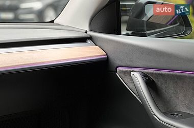 Внедорожник / Кроссовер Tesla Model Y 2021 в Львове