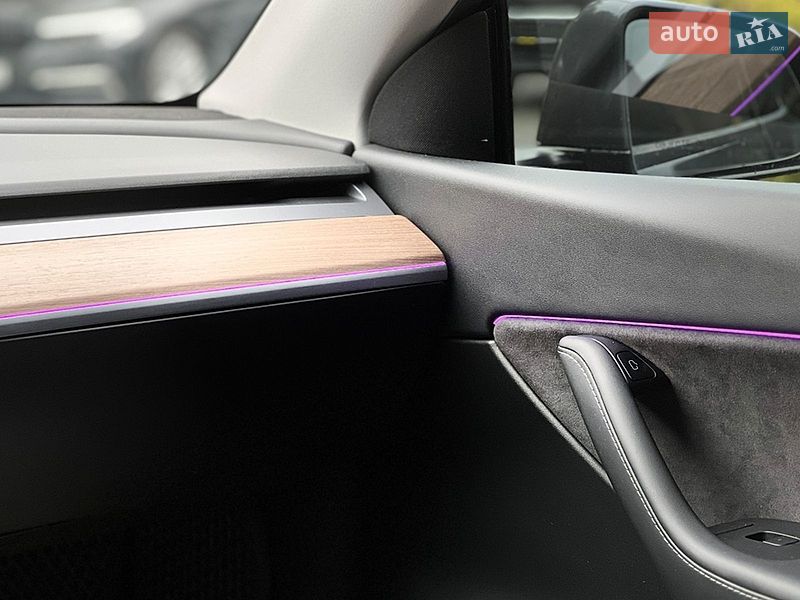 Внедорожник / Кроссовер Tesla Model Y 2021 в Львове