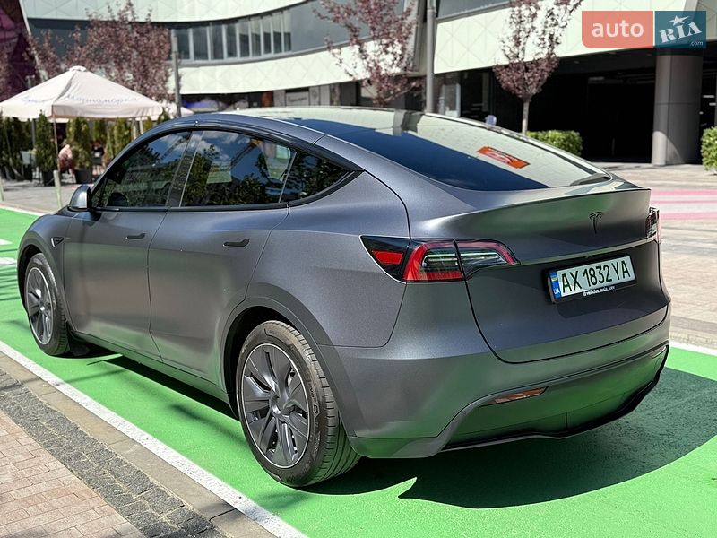 Внедорожник / Кроссовер Tesla Model Y 2023 в Киеве