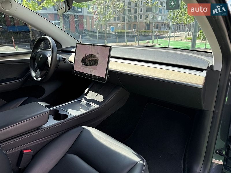 Внедорожник / Кроссовер Tesla Model Y 2023 в Киеве