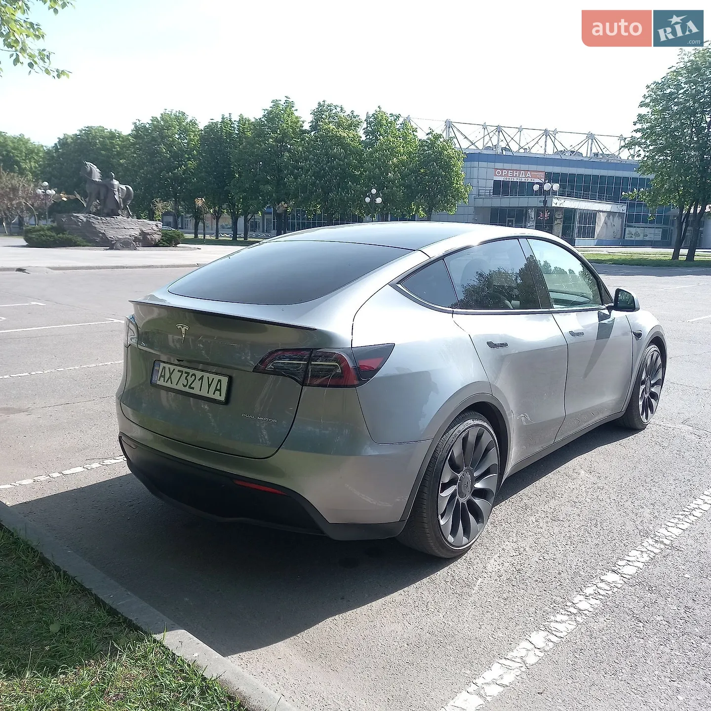 2024 Tesla Model Y - мініатюра 3