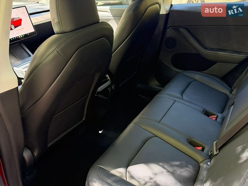 Позашляховик / Кросовер Tesla Model Y 2024 в Києві