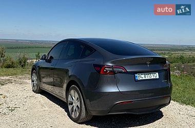 Позашляховик / Кросовер Tesla Model Y 2023 в Львові