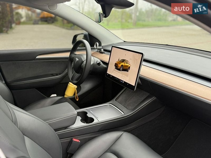 Позашляховик / Кросовер Tesla Model Y 2023 в Львові