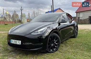 Позашляховик / Кросовер Tesla Model Y 2023 в Рівному