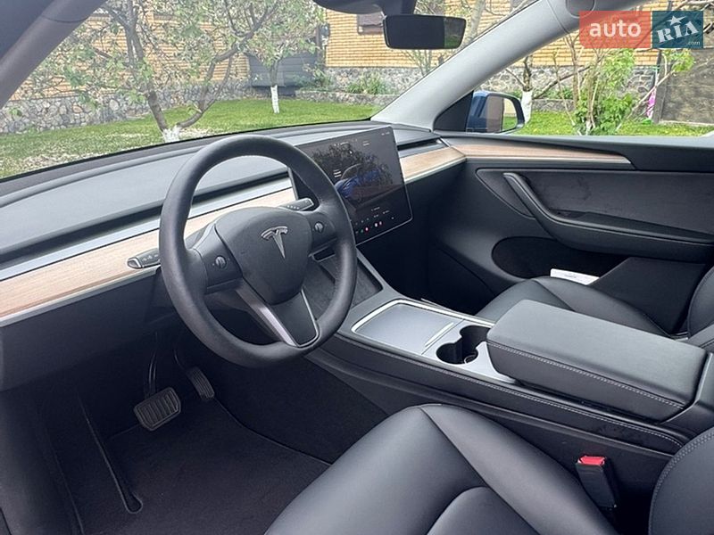 Внедорожник / Кроссовер Tesla Model Y 2024 в Харькове