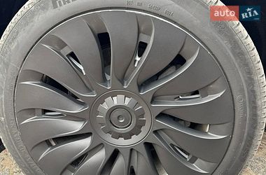 Внедорожник / Кроссовер Tesla Model Y 2024 в Харькове