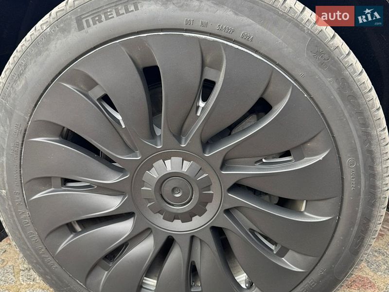 Внедорожник / Кроссовер Tesla Model Y 2024 в Харькове