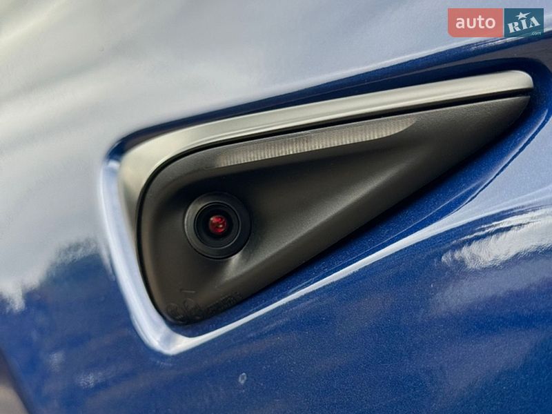 Внедорожник / Кроссовер Tesla Model Y 2024 в Харькове