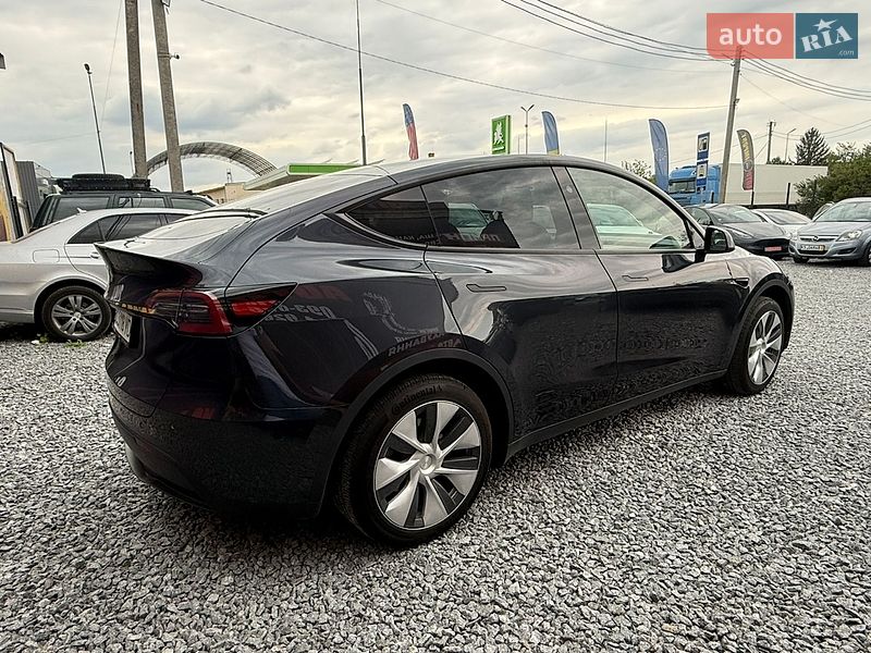 Позашляховик / Кросовер Tesla Model Y 2024 в Стрию