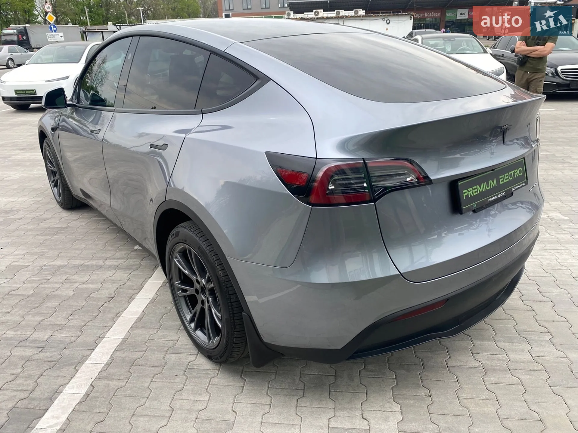 2024 Tesla Model Y - мініатюра 3