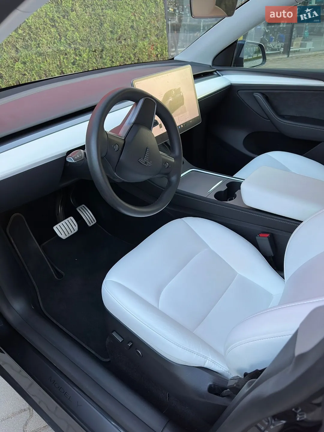 2024 Tesla Model Y - мініатюра 8