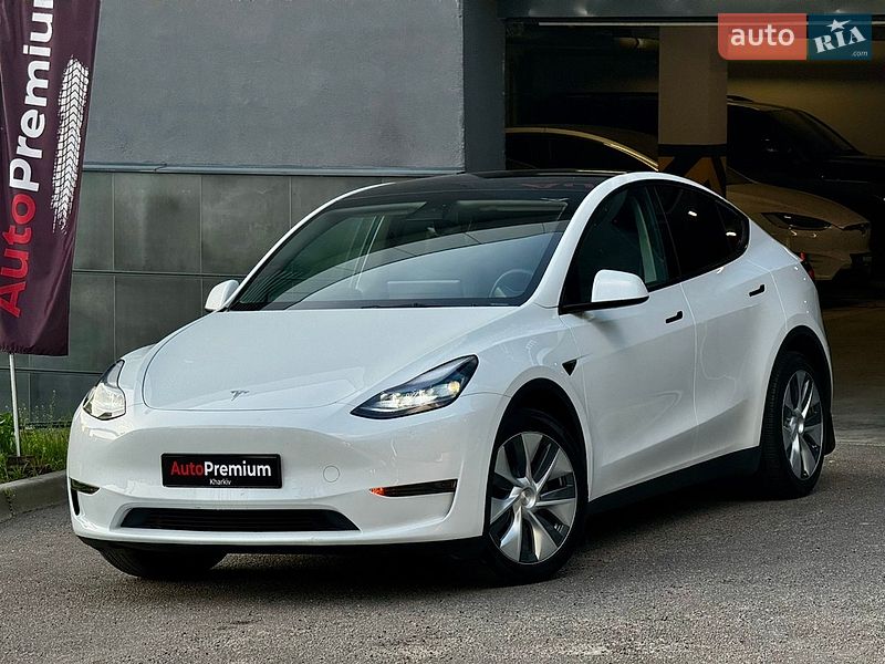 Tesla Model Y 2023