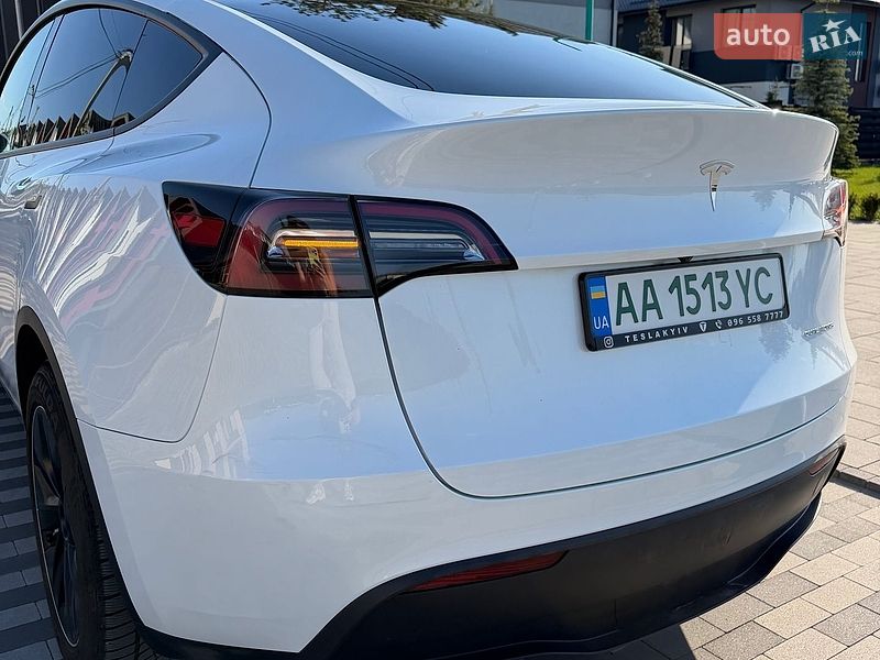 Позашляховик / Кросовер Tesla Model Y 2023 в Києві