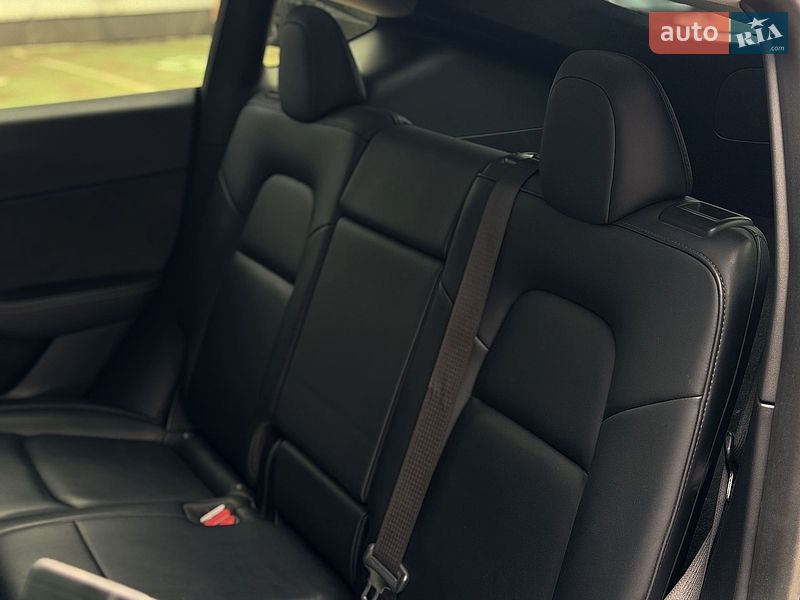 Внедорожник / Кроссовер Tesla Model Y 2021 в Киеве