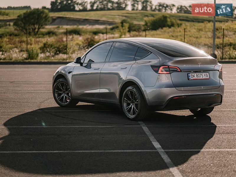 Tesla Model Y 2024 Tesla Model Y 2024