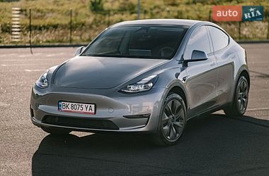 Позашляховик / Кросовер Tesla Model Y 2024 в Києві фото 23 Позашляховик / Кросовер Tesla Model Y 2024 в Києві
