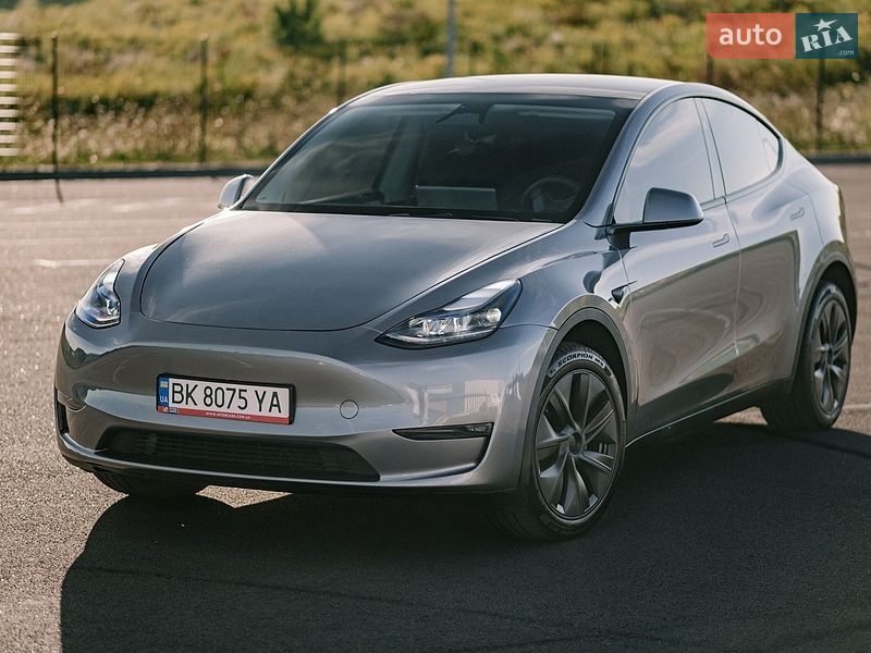 Позашляховик / Кросовер Tesla Model Y 2024 в Києві фото 23 Позашляховик / Кросовер Tesla Model Y 2024 в Києві
