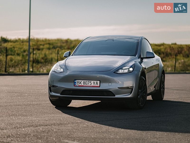 Позашляховик / Кросовер Tesla Model Y 2024 в Києві фото 26 Позашляховик / Кросовер Tesla Model Y 2024 в Києві