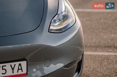 Позашляховик / Кросовер Tesla Model Y 2024 в Києві фото 39 Позашляховик / Кросовер Tesla Model Y 2024 в Києві