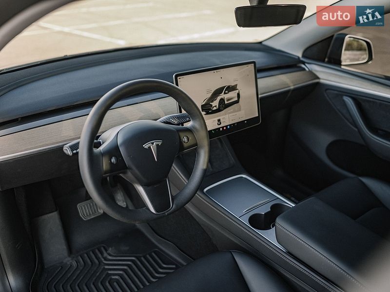 Позашляховик / Кросовер Tesla Model Y 2024 в Києві фото 45 Позашляховик / Кросовер Tesla Model Y 2024 в Києві