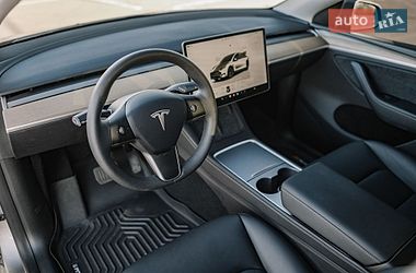 Позашляховик / Кросовер Tesla Model Y 2024 в Києві фото 46 Позашляховик / Кросовер Tesla Model Y 2024 в Києві