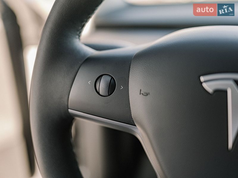 Позашляховик / Кросовер Tesla Model Y 2024 в Києві фото 48 Позашляховик / Кросовер Tesla Model Y 2024 в Києві