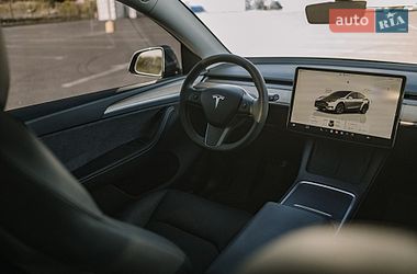 Позашляховик / Кросовер Tesla Model Y 2024 в Києві фото 71 Позашляховик / Кросовер Tesla Model Y 2024 в Києві