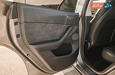 Позашляховик / Кросовер Tesla Model Y 2024 в Києві фото 81 Позашляховик / Кросовер Tesla Model Y 2024 в Києві