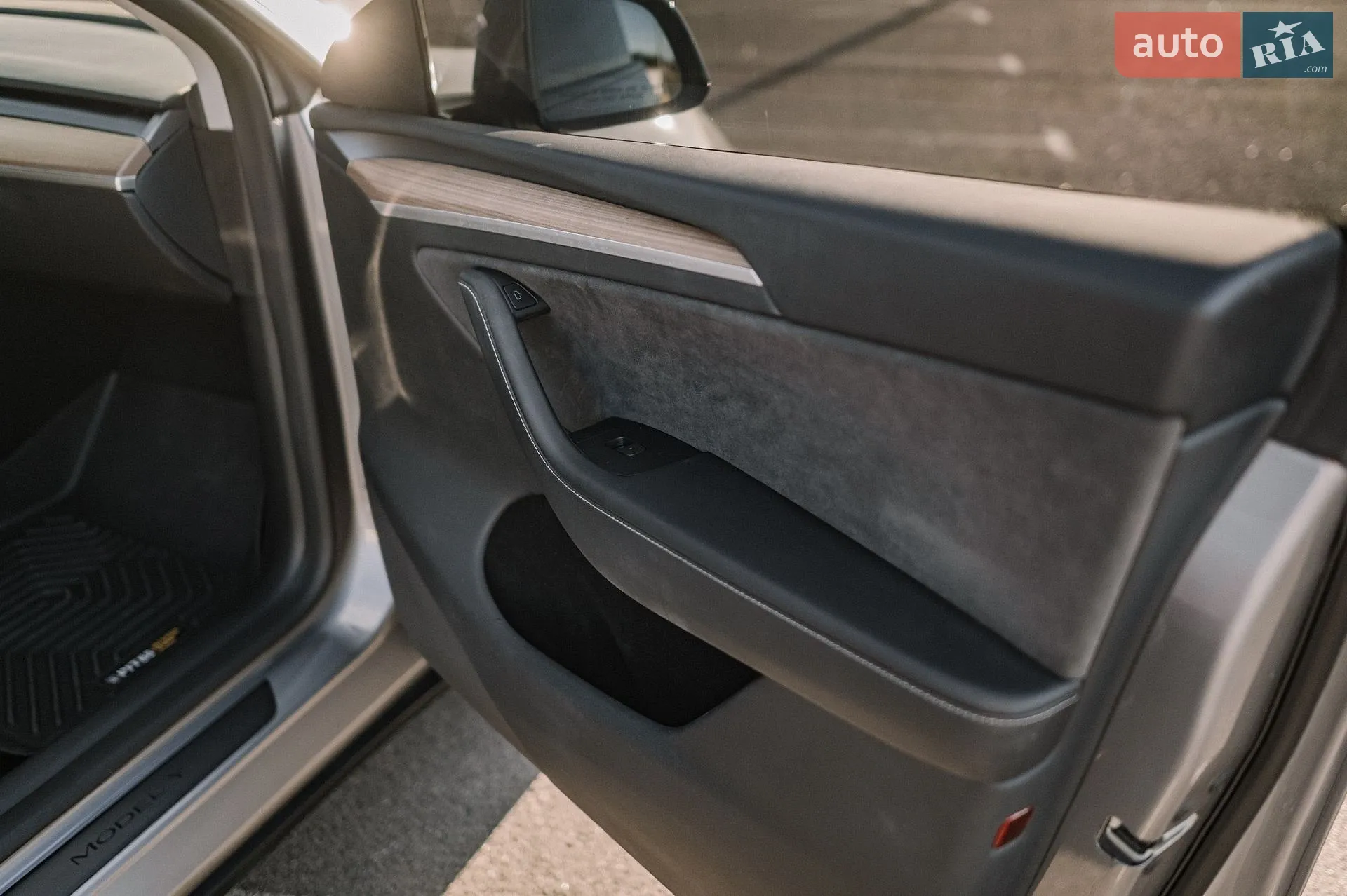 2024 Tesla Model Y - мініатюра 85