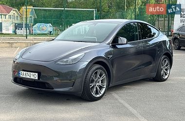 Позашляховик / Кросовер Tesla Model Y 2024 в Києві
