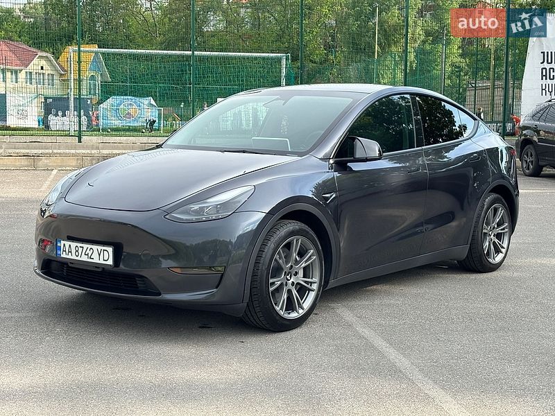 Позашляховик / Кросовер Tesla Model Y 2024 в Києві