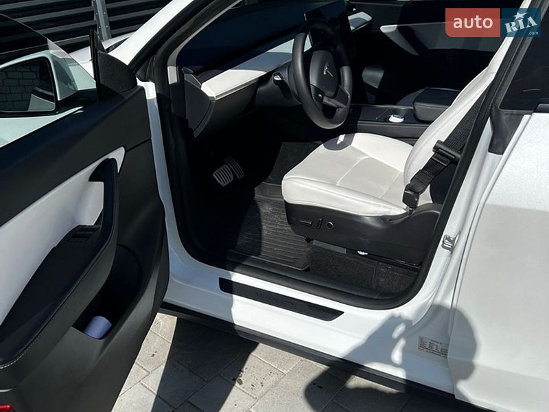 Внедорожник / Кроссовер Tesla Model Y 2022 в Житомире