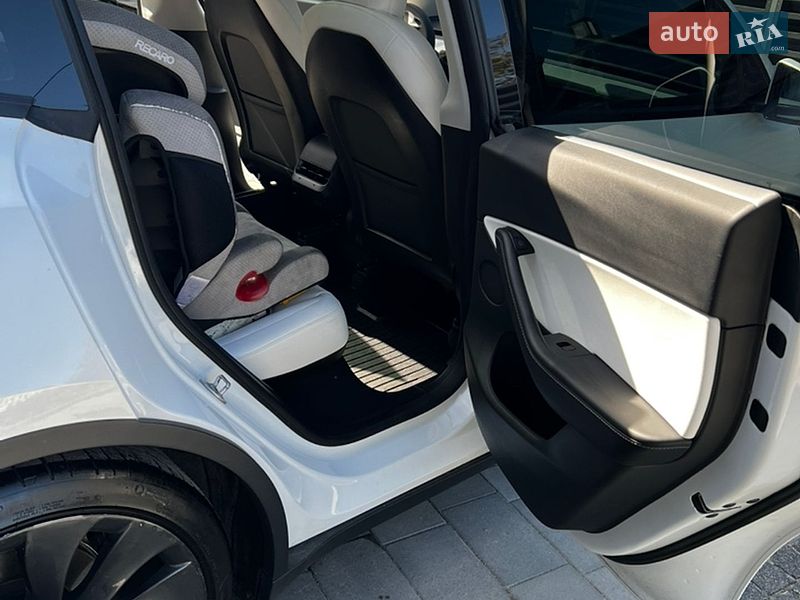 Внедорожник / Кроссовер Tesla Model Y 2022 в Житомире