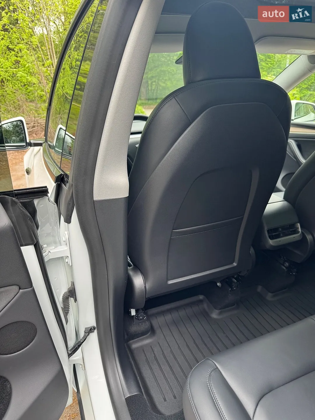 2022 Tesla Model Y - мініатюра 23