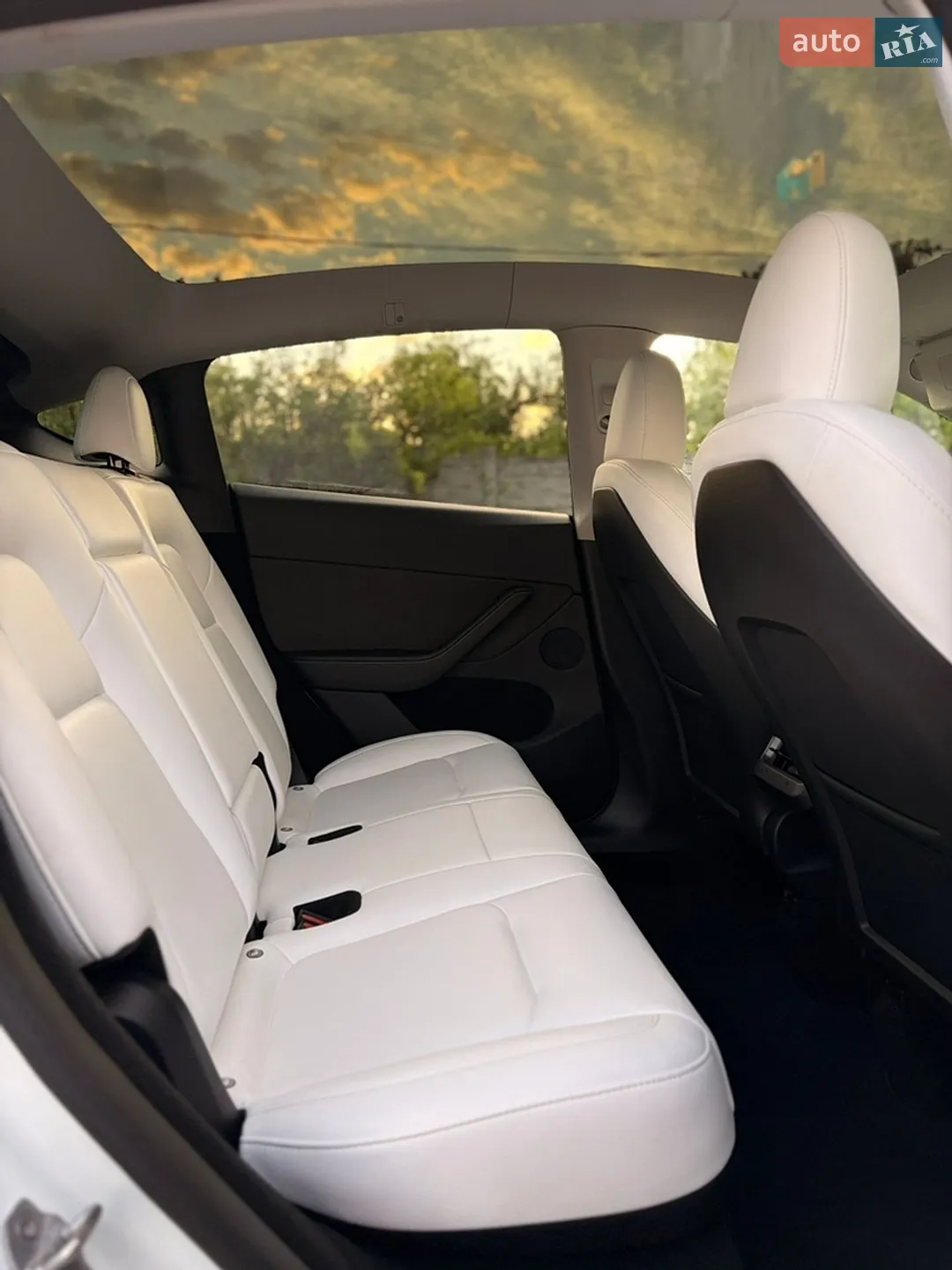2024 Tesla Model Y - мініатюра 20