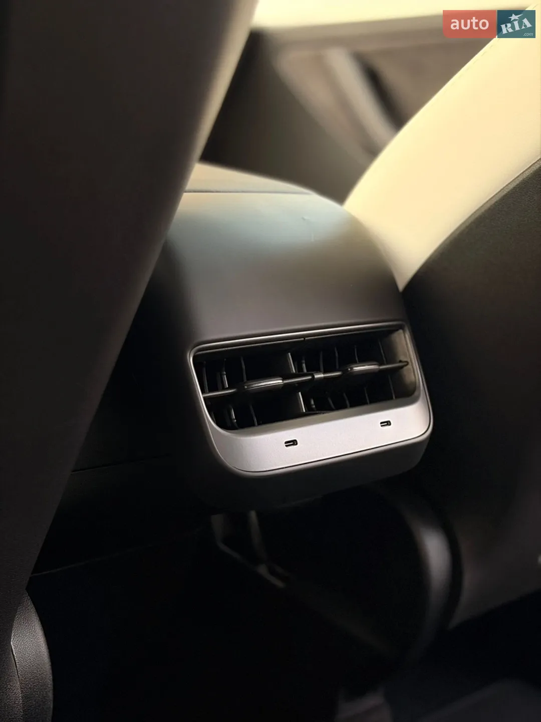 2024 Tesla Model Y - мініатюра 24