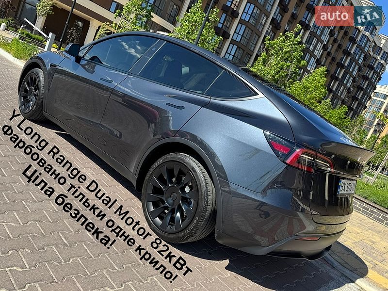 Tesla Model Y 2024