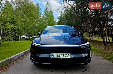 Внедорожник / Кроссовер Tesla Model Y 2025 в Киеве