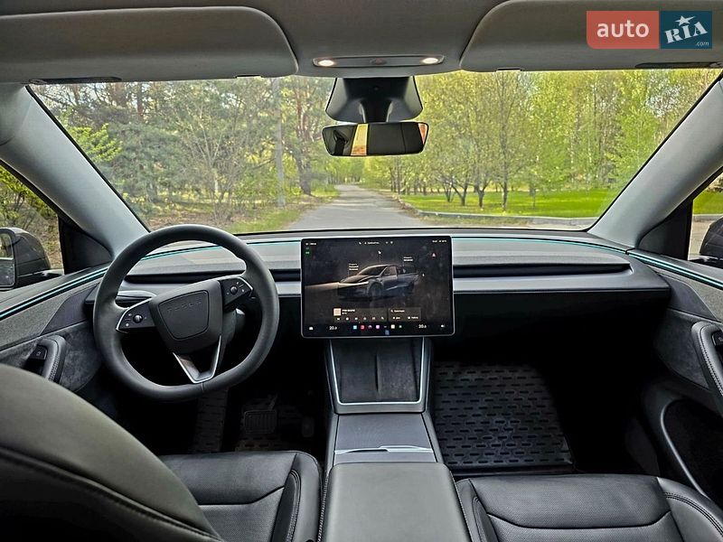 Внедорожник / Кроссовер Tesla Model Y 2025 в Киеве