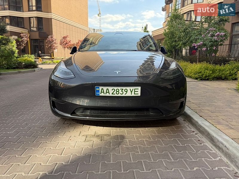 Внедорожник / Кроссовер Tesla Model Y 2024 в Киеве