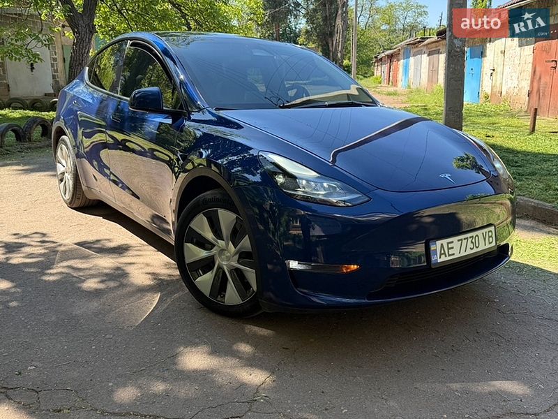 Tesla Model Y 2023