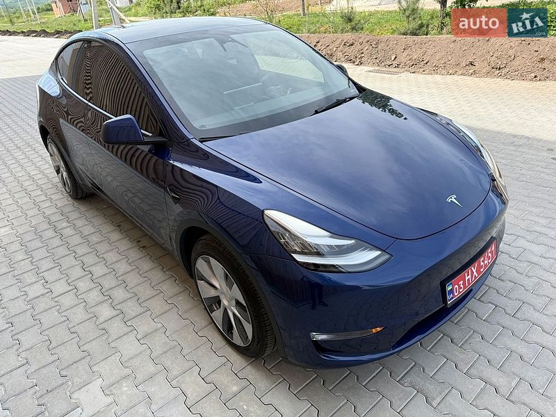 Внедорожник / Кроссовер Tesla Model Y 2023 в Львове